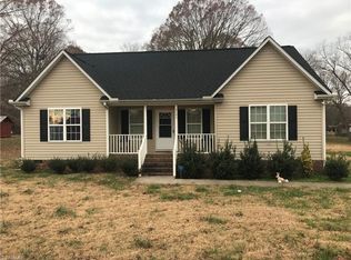 2195 Dixon St, Ramseur, NC 27316