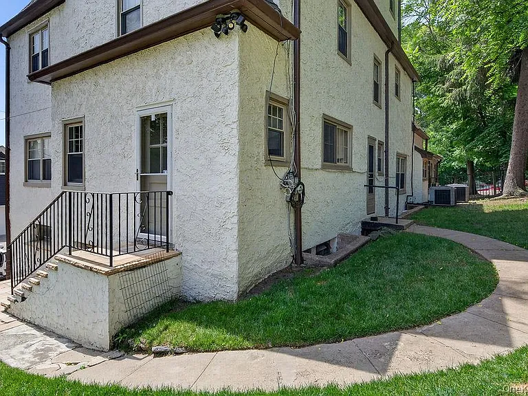33 Lynwood Rd — Photo 31