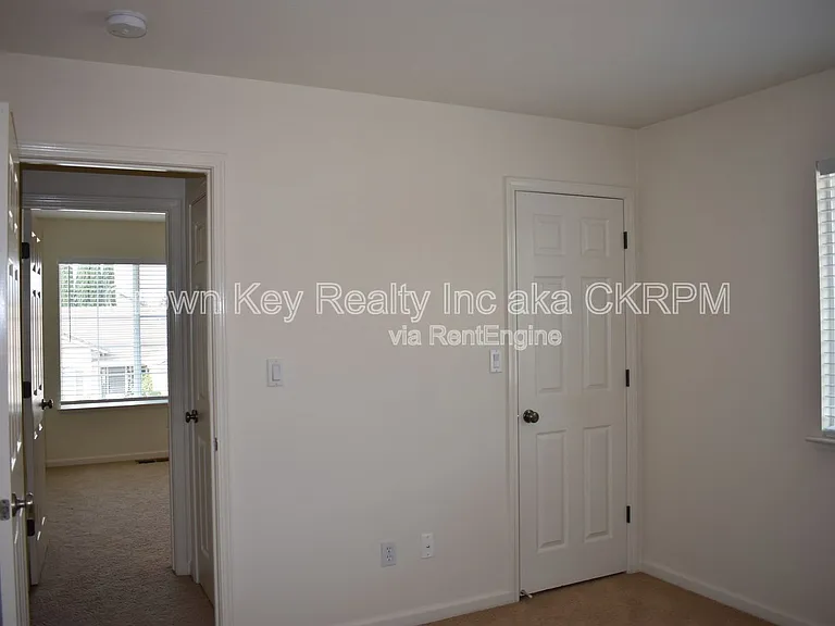 767 Bishop St — Photo 35