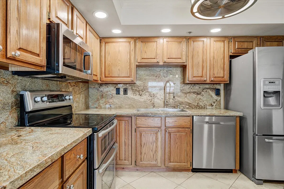 7870 E Camelback Rd — Photo 4