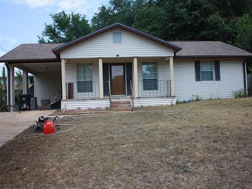 1st image of 920 Lagoon Dr