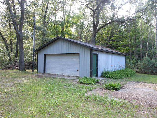 1st image of 2261 Oakridge Dr