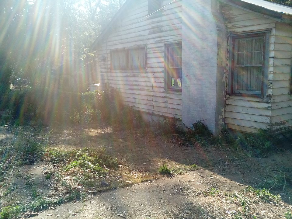 2nd image of 1692 Sandtown Rd SW