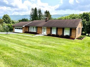 803 Fincastle Dr, Bluefield, VA 24605