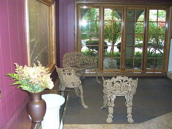 4th image of 625 S Dilger Ave #118