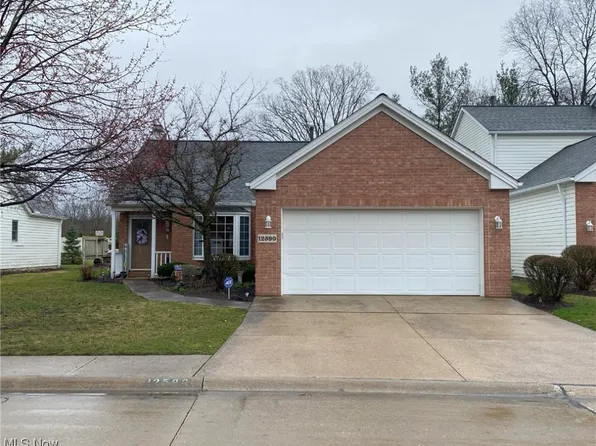 12590 Woodberry Ln, Strongsville, OH 44149