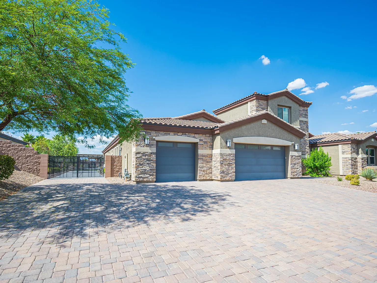 6 bed, 5085 sqft, $10,000 — Photo 3