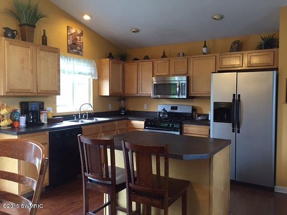 3rd image of 8245 Fairwood Dr