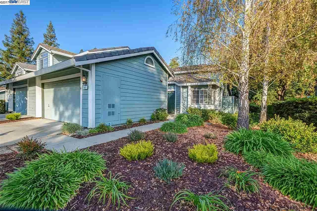 401 Kensington Cmn photo 1