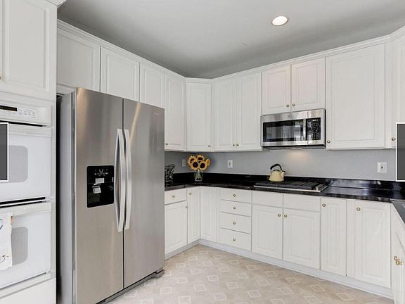 3rd image of 8811 Hunting Lodge Ct