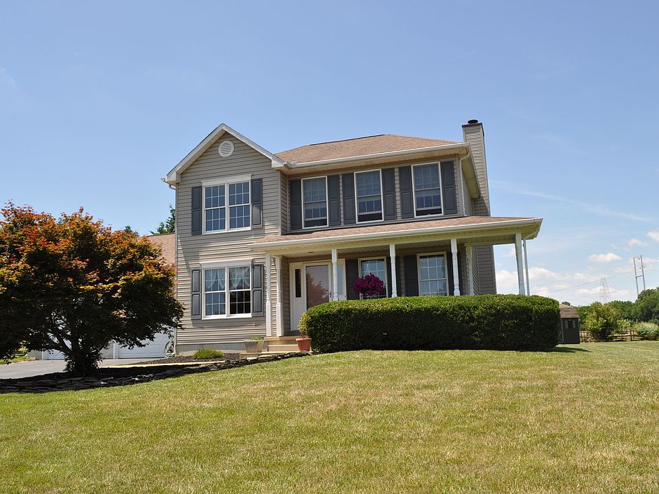 1st image of 121 Lynn Cir