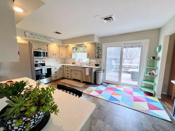 300 N Shore Dr, Detroit Lakes, MN 56501