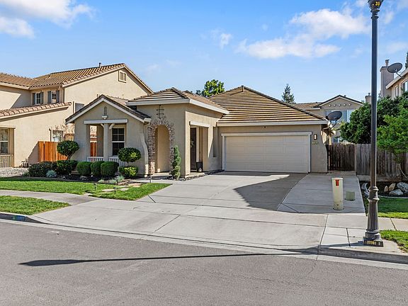 2nd image of 1292 Paseo Belleza