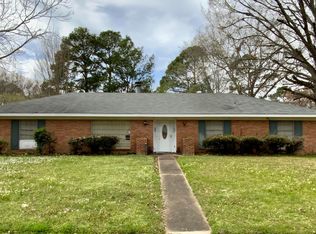 5835 E Sedgwick Ct, Jackson, MS 39211