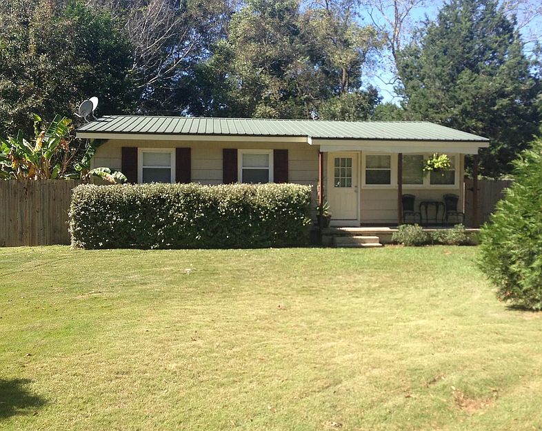 1st image of 2413 McPhillips Dr