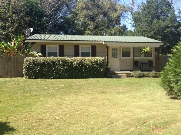 2413 McPhillips Dr, Daphne, AL 36526