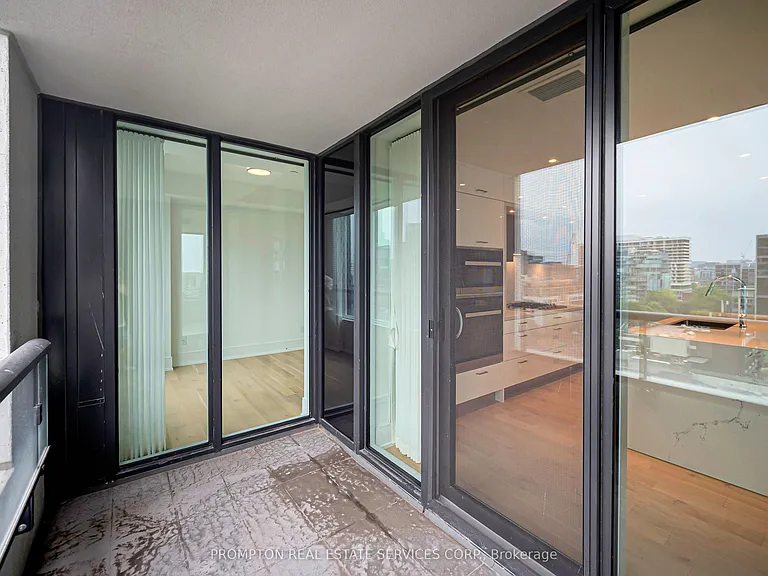 455 Wellington St W #908 — Photo 44