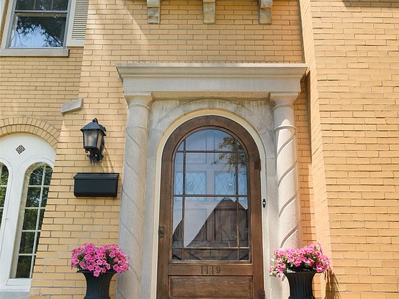 3rd image of 1119 N Oak Park Ave