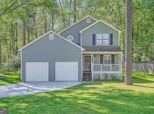 629 Lake Dr, Snellville, GA