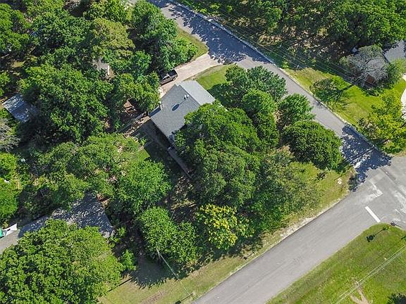 3rd image of 402 Harbor Ln