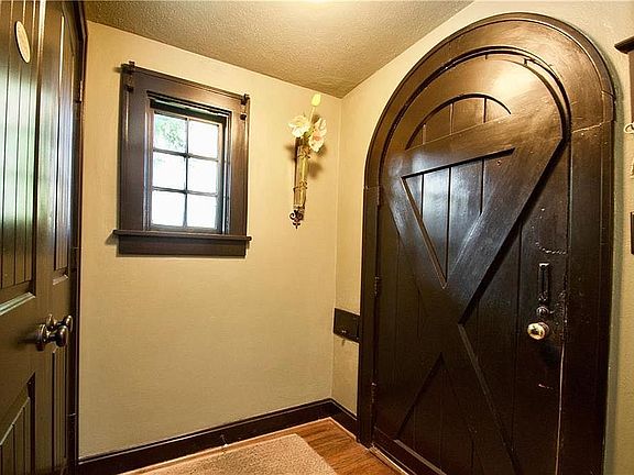 5th image of 5419 Oak St