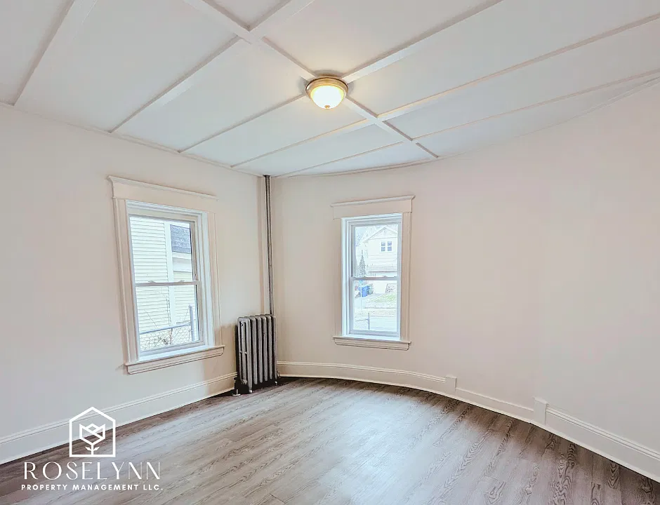 24 Coomes St #3R