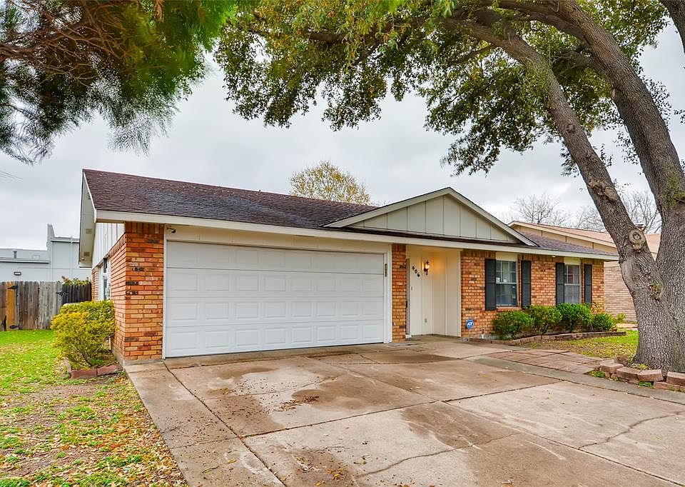 1st image of 406 Lake Park Dr