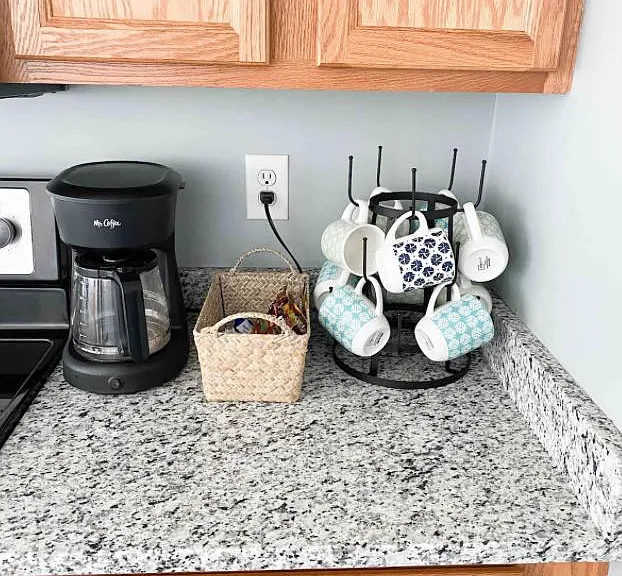 458 Vernon Pl — Photo 7