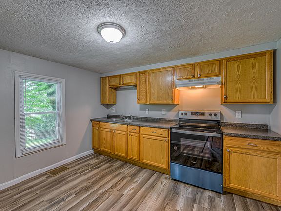 4th image of 270 Reservoir St