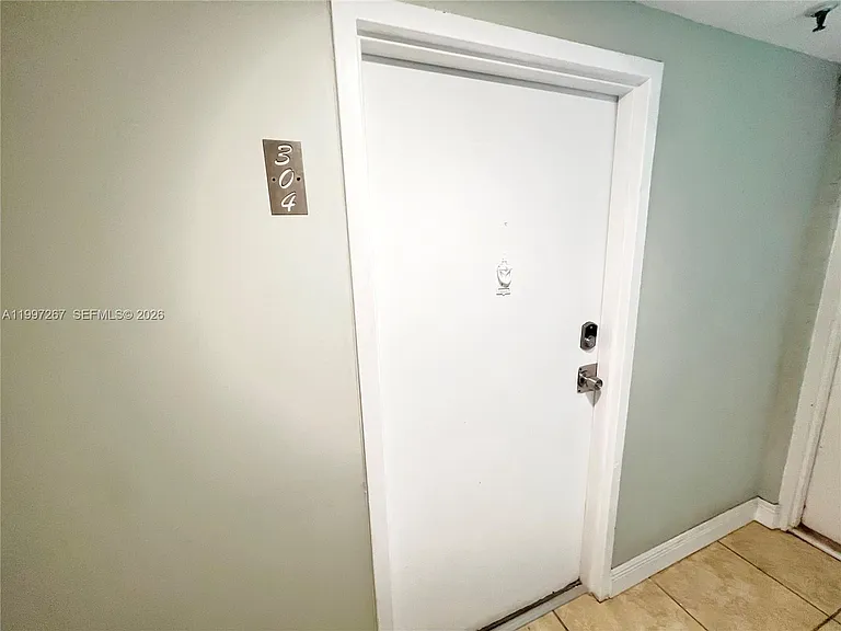 7832 Collins Ave #304 — Photo 21