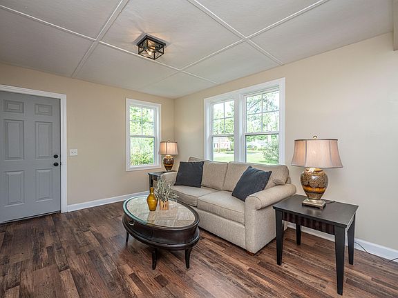 4th image of 1146 Bennett Cir