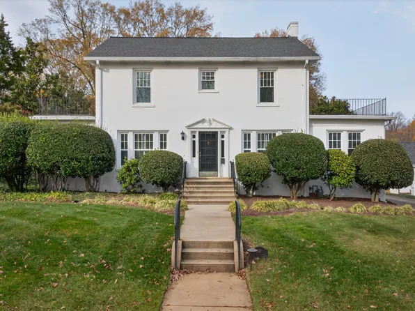 1117 W Davis St, Burlington, NC 27215