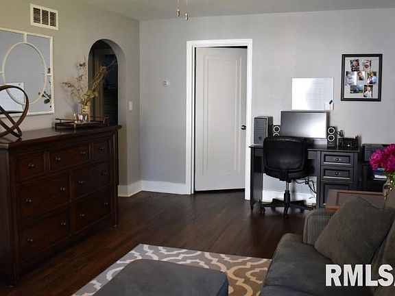 2nd image of 517 W Sunset Dr