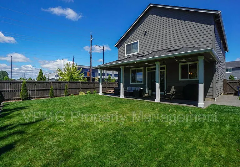 8501 N 1st St — Photo 39