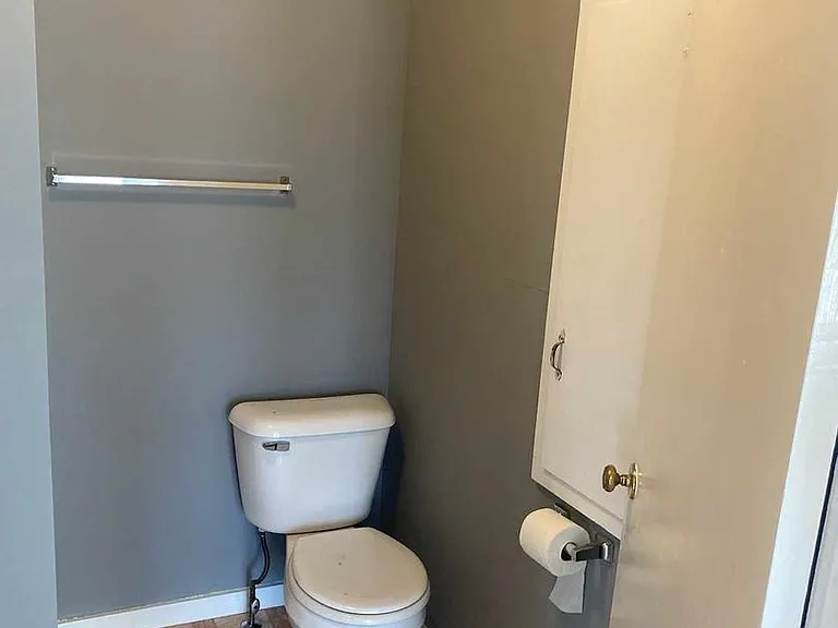 4 Central St — Photo 14