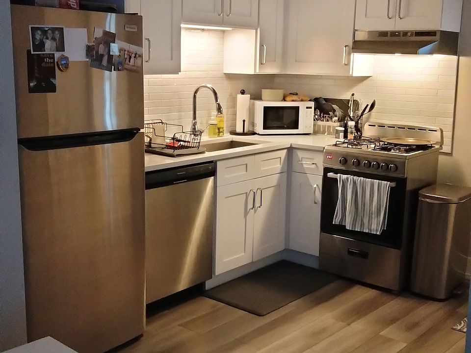 1st image of 437 W Belden Ave #2