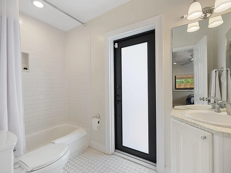 3211 Seaward Dr — Photo 21