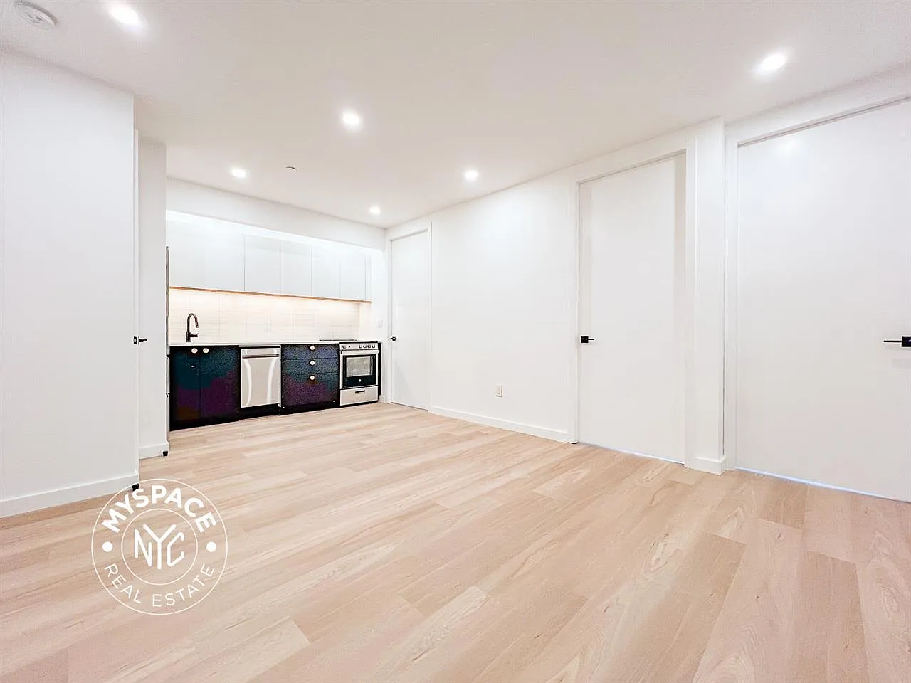 650 Madison Street — Photo 2