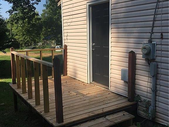 3rd image of 2615 22nd St
