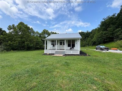 271 Chapel Dr, Yawkey, WV, 25573