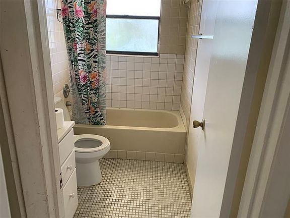 2nd image of 3701 Coral Springs Dr #B1