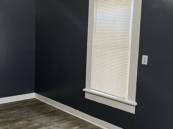 2nd image of 7 Grove Ave #7