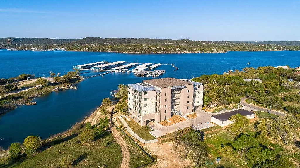 Hudson On Lake Travis — Photo 2