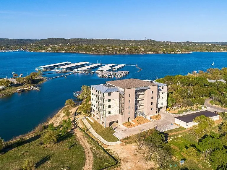 Hudson On Lake Travis — Photo 2