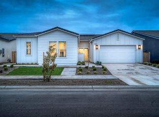 2251 N Duke Ave, Clovis, CA 93619