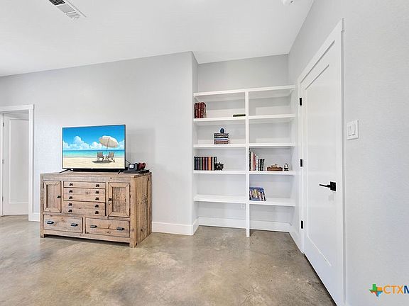 3rd image of 6887 Smith Dairy Rd