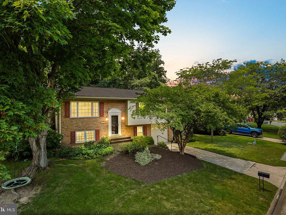 1st image of 3217 Manitoba Dr