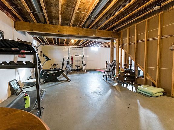 4th image of 10763 Pointe West Blvd