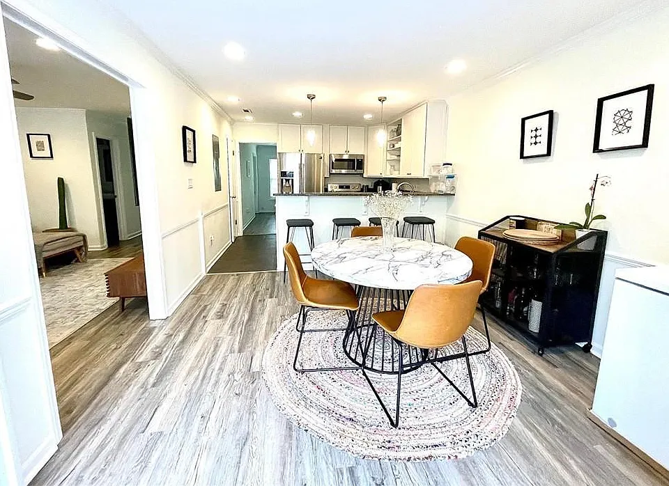838 Heritage Sq