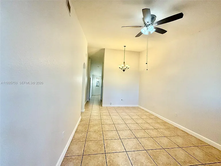 1692 SE 29th Ct #201 — Photo 3